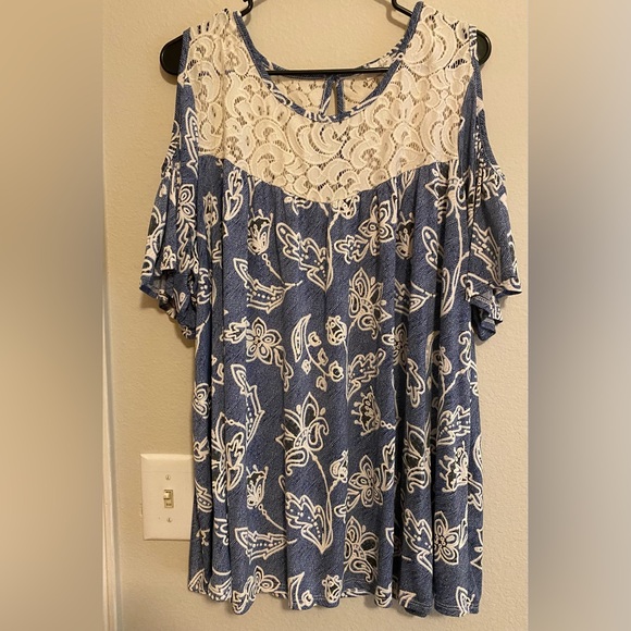Avenue Chic Blue and White Lace Cold Shoulder Blouse - Picture 1 of 1